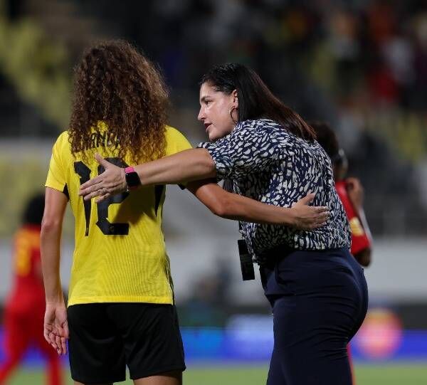 المدربة البرازيلية ليندسي كاميلا