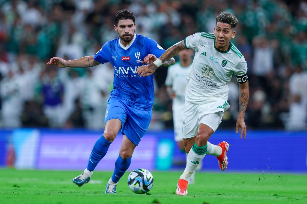 لقاء سابق بين الفريقين