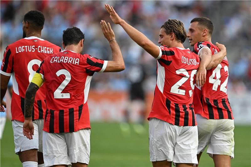 لاعبو ميلان