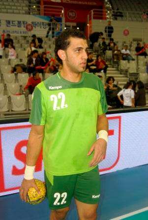 لاعب المنتخب السعودي لكرة اليد مهدي آل سالم