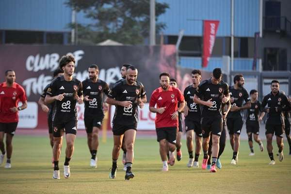 لاعبو الأهلي