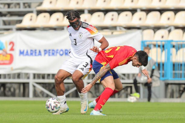 من المواجهة