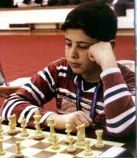 اللاعب السوري بالشطرنج ورد طربوش