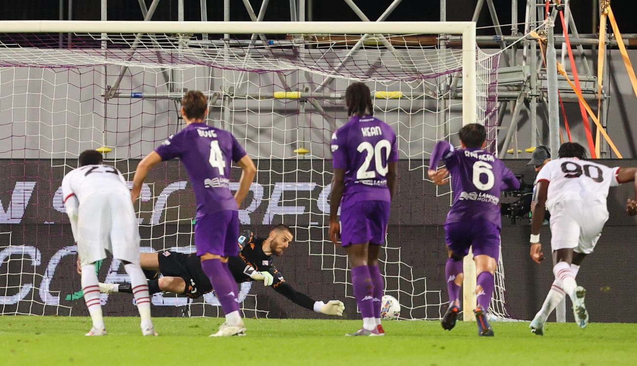 David-De-Gea-Theo-Hernandez-Fiorentina-Milan-penalty-save