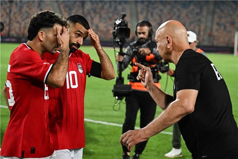 حسام حسن مع صلاح وزيزو