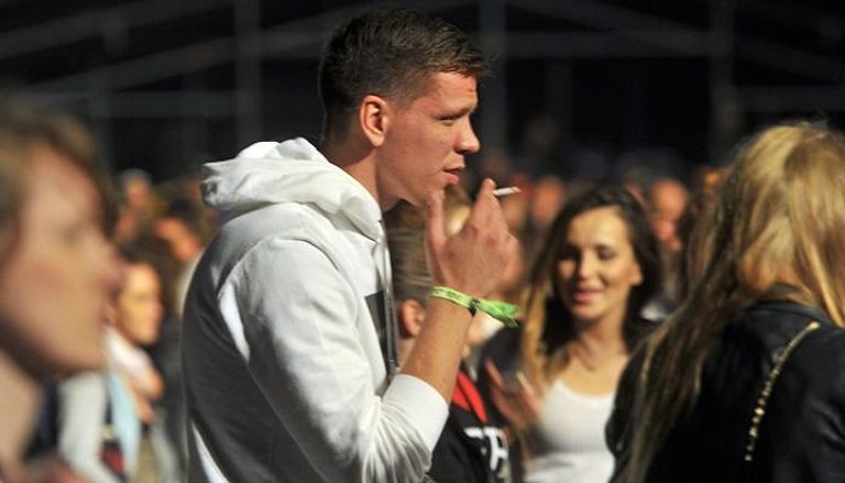 100-151308-cigarette-barcelona-wojciech-szcz-sny-arsenal_700x400