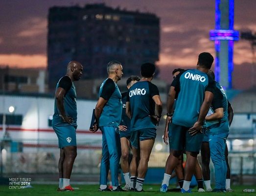 جوميز مع لاعبي الزمالك