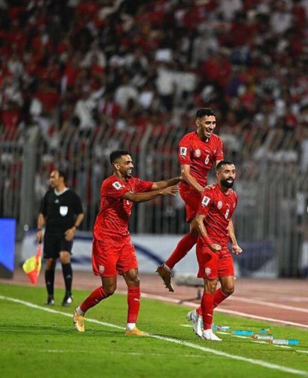 لاعبو منتخب البحرين