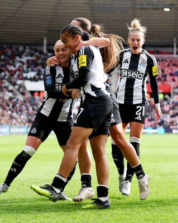 فرحة لاعبات نيوكاسل