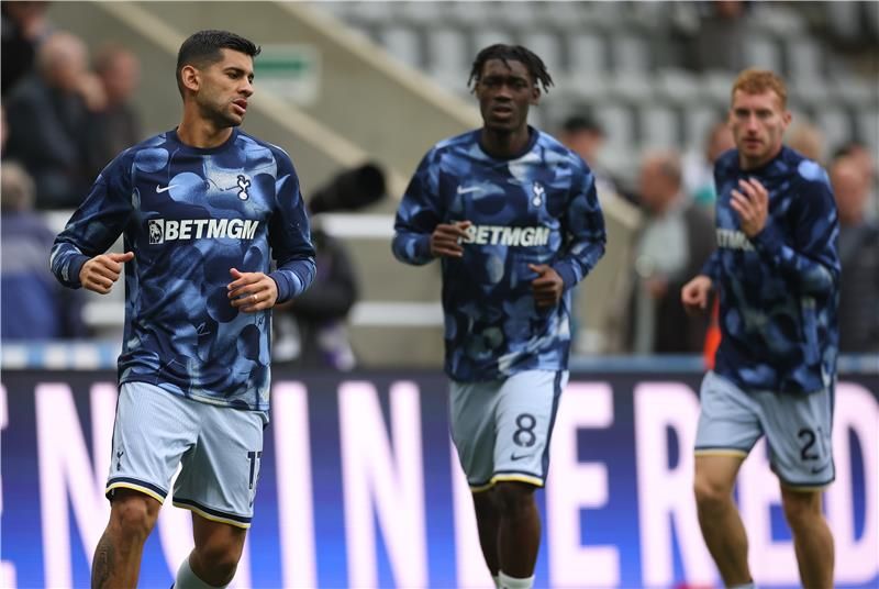 لاعبو توتنهام هوتسبير