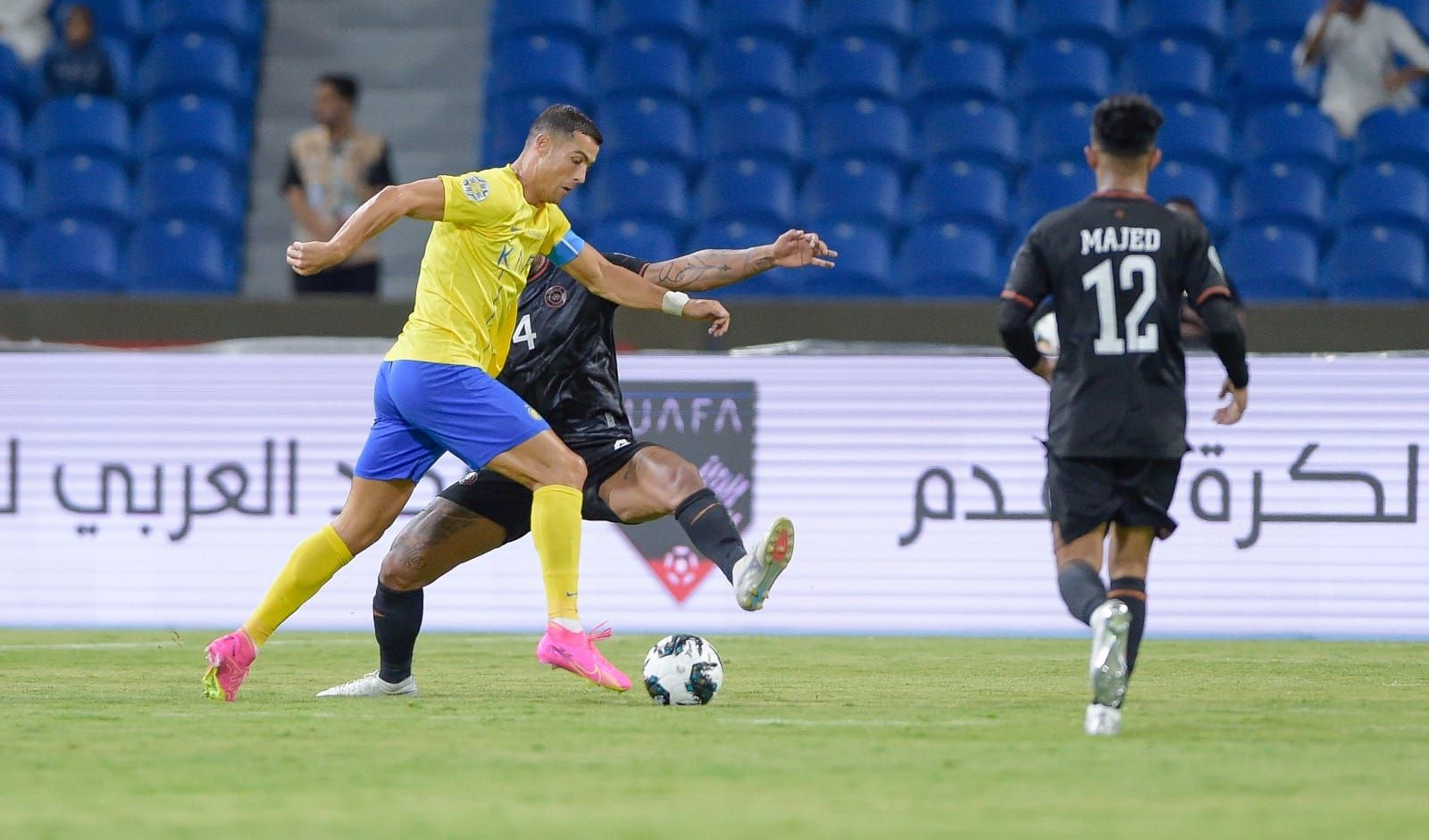 لقاء سابق بين الفريقين