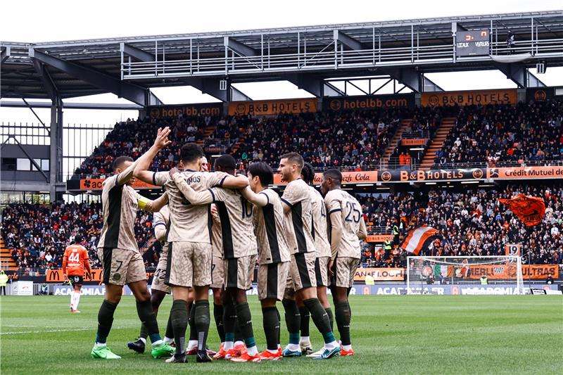 لاعبو باريس سان جيرمان