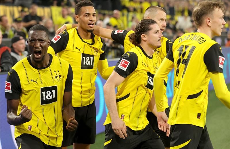 فرحة لاعبي دورتموند