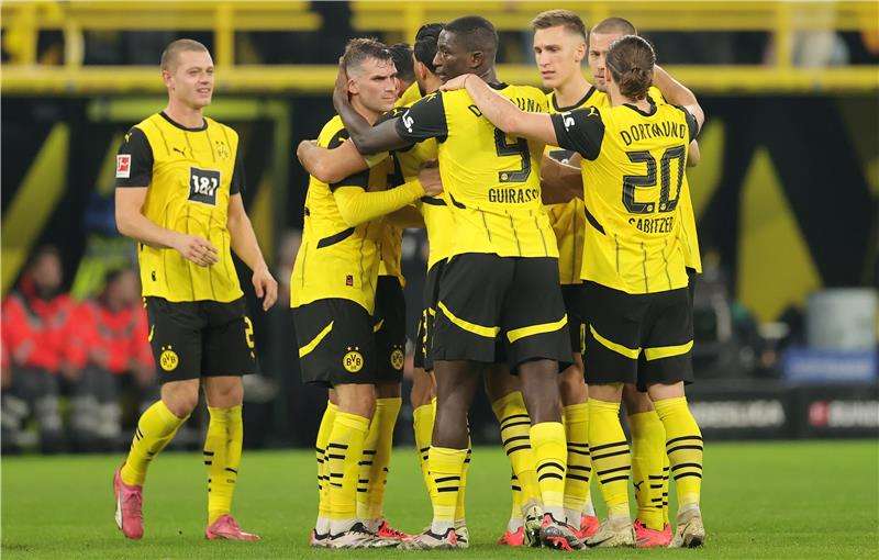 لاعبو بروسيا دورتموند