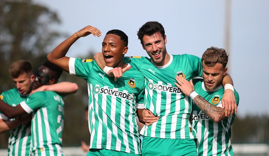 لاعبو ريو آفي