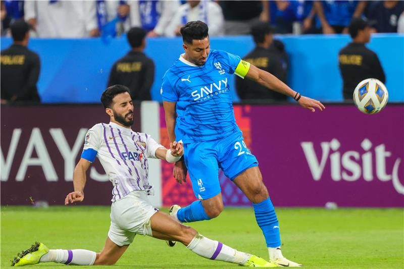 الهلال والعين