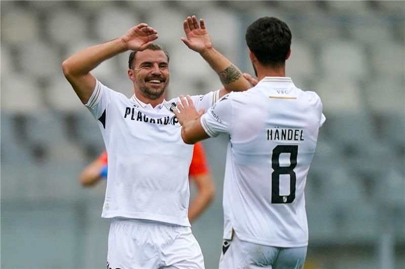 لاعبو فيتوريا جيمارايش