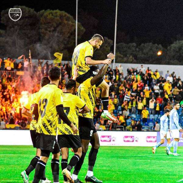 لاعبو الحسين إربد