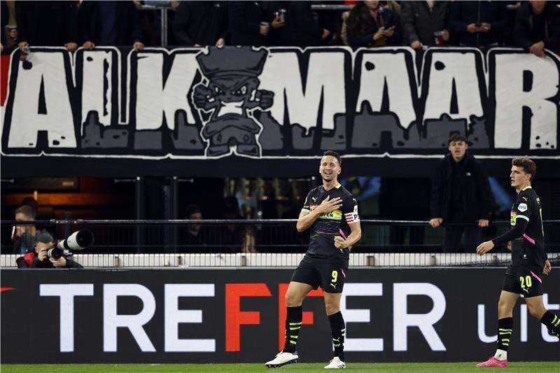 لاعبو أيندهوفن