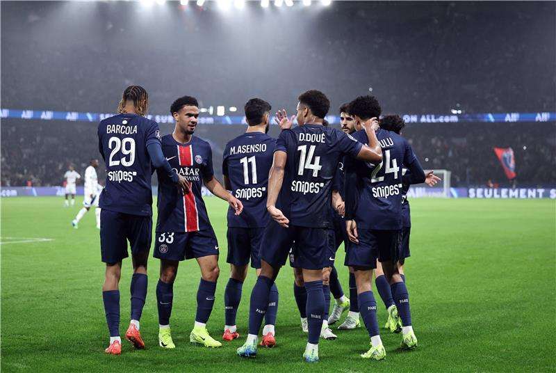 لاعبو باريس سان جيرمان