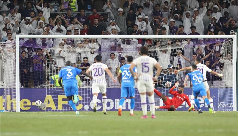 لقاء سابق بين الفريقين