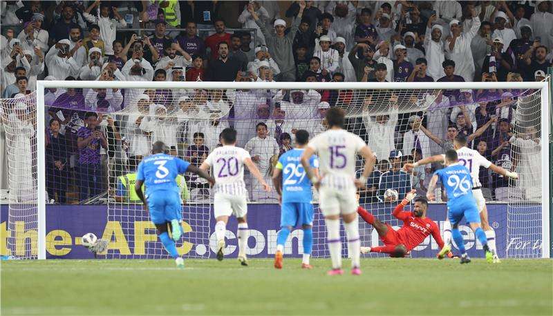 لقاء سابق بين الفريقين