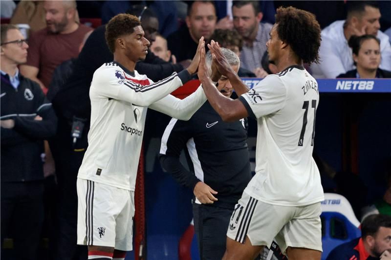 لاعبو مانشستر يونايتد