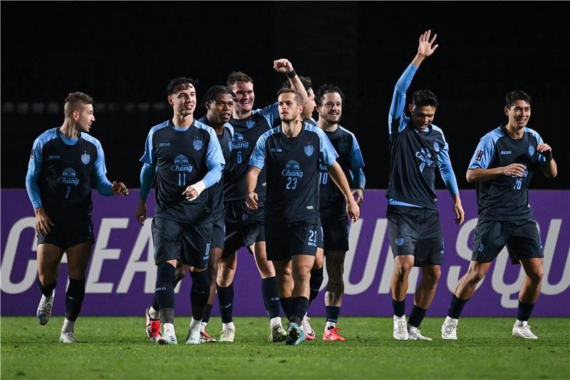 لاعبو بوريرام