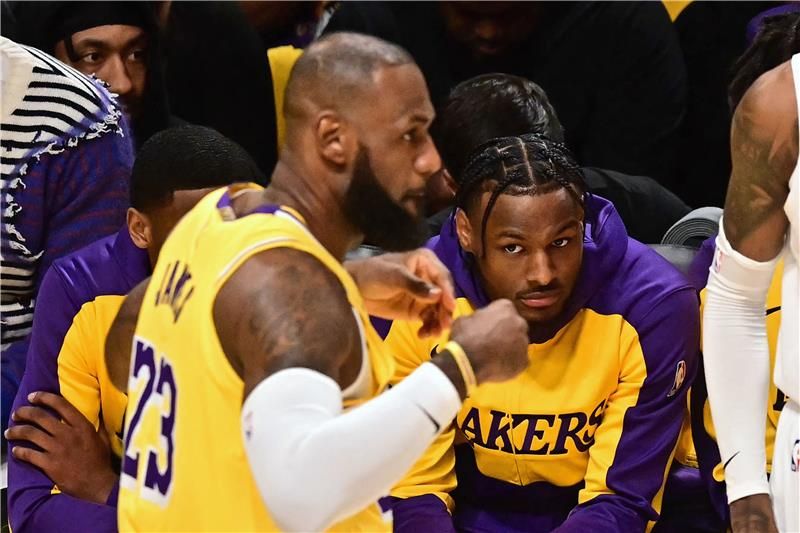 ليبرون جيمس ونجله