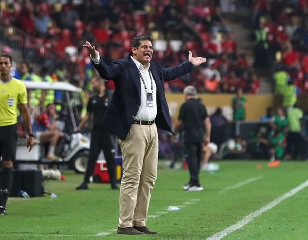 أيمن الرمادي