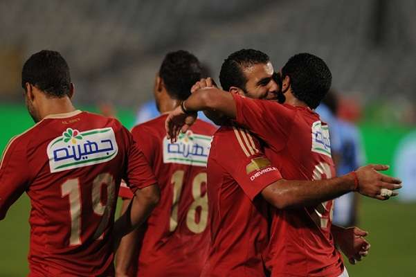 لاعبو الأهلي يحتفلون بالفوز علي الداخلية في الدوري