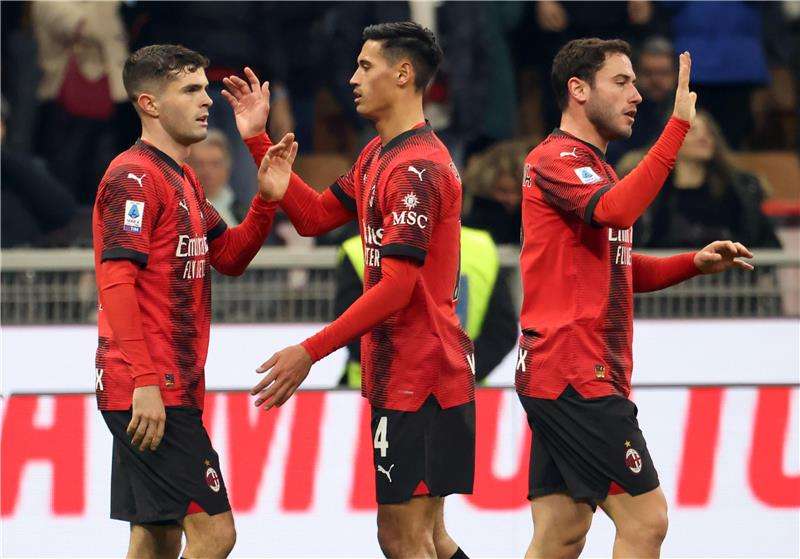 لاعبو ميلان