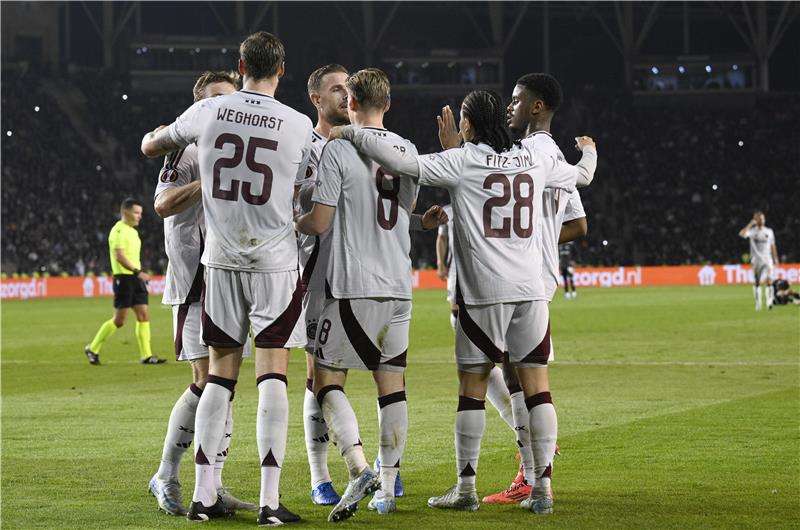 فرحة لاعبي أياكس