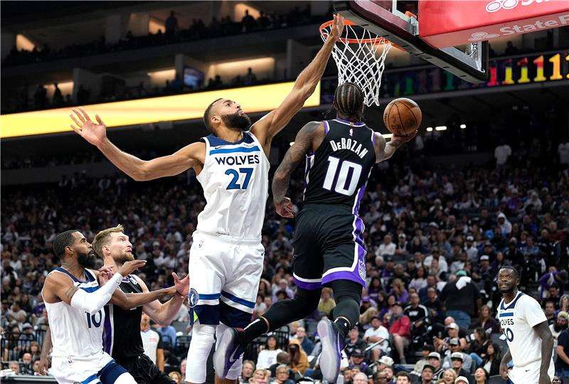 من مباراة مينيسوتا تيمبروولفز وساكرامنتو كينجز