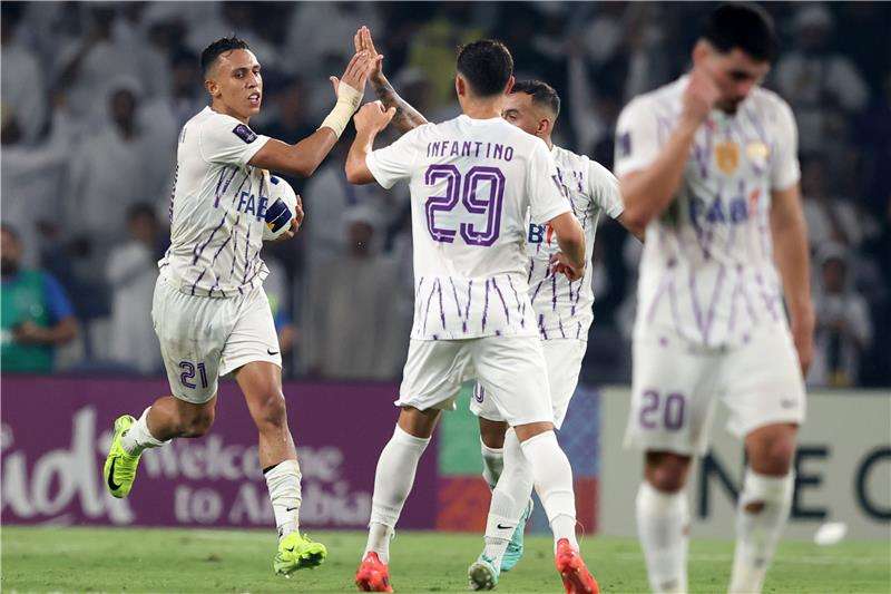 لاعبو العين