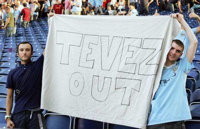 جماهير المان سيتي تطالب بخروج تيفيز من الفريق