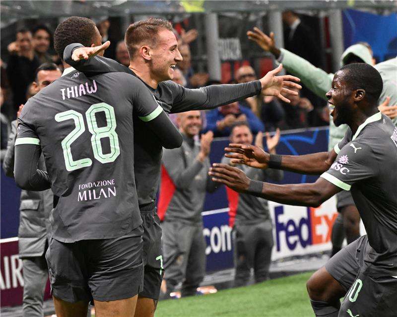 لاعبو ميلان