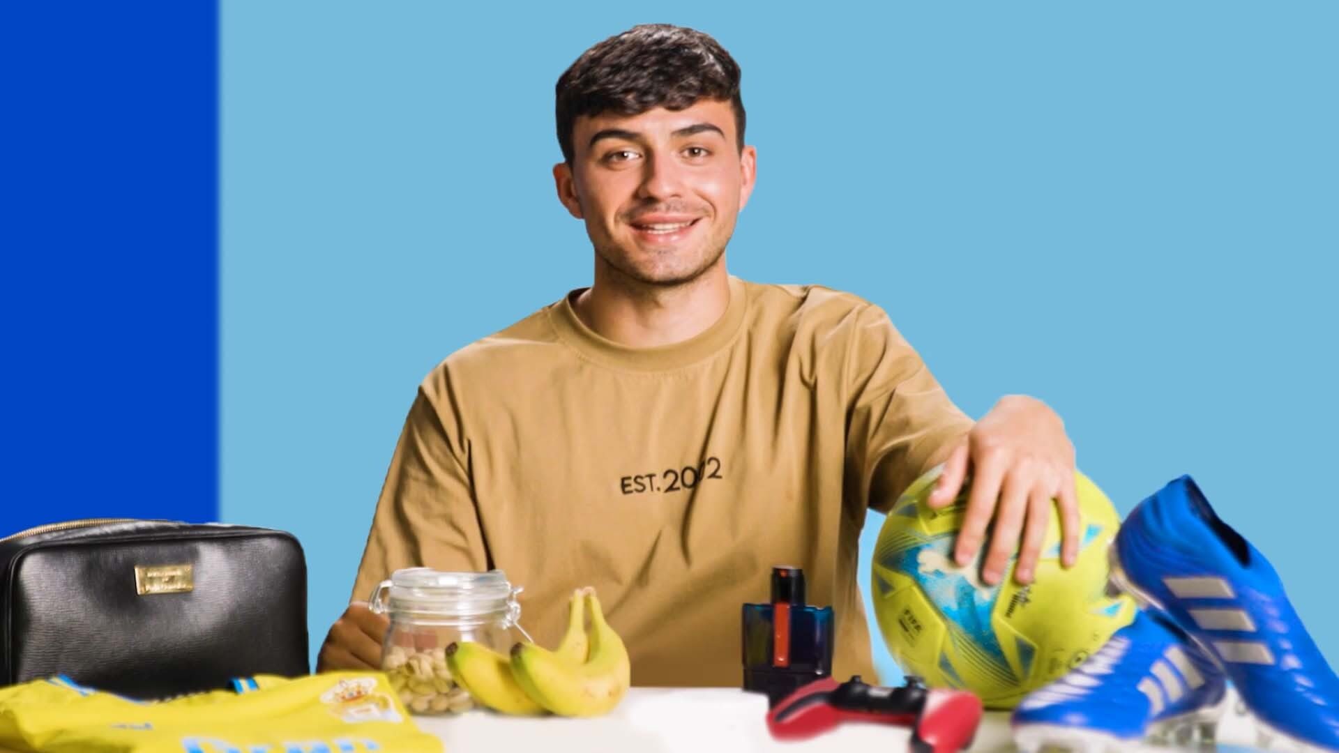 gq_10-essentials-gq-sports-10-essentials-pedri