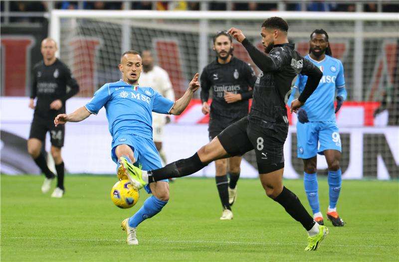 لقاء سابق بين الفريقين