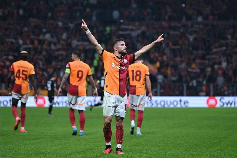 لاعبو جالطة سراي