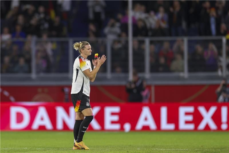 ألكسندرا بوب