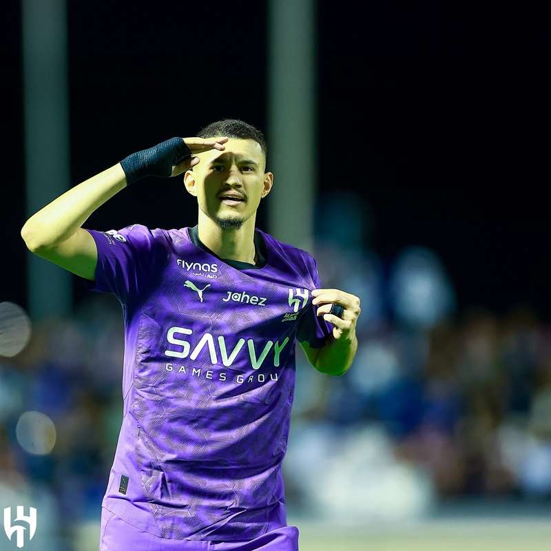 عبد الله الحمدان يحرز الهدف الأول