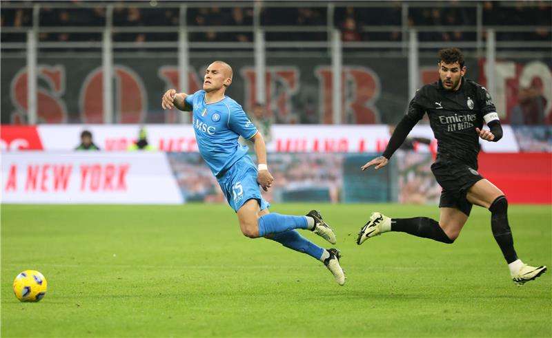 لقاء سابق بين الفريقين