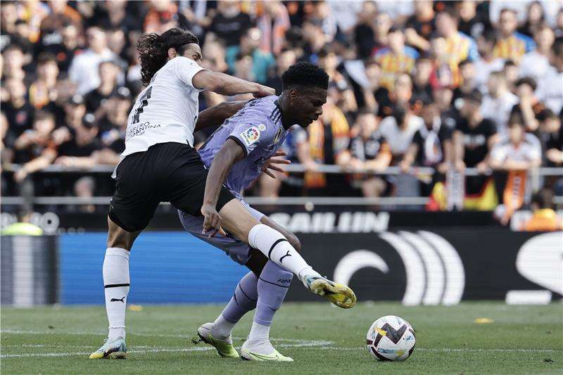 لقاء سابق بين الفريقين