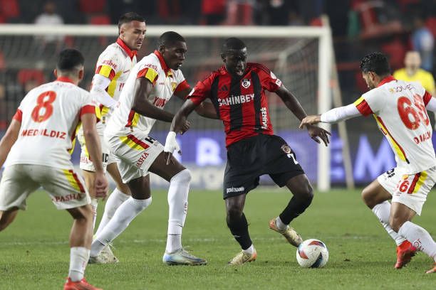 من المواجهة