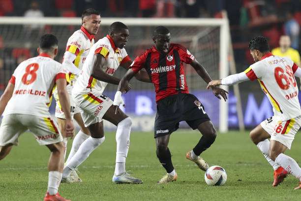 من المواجهة