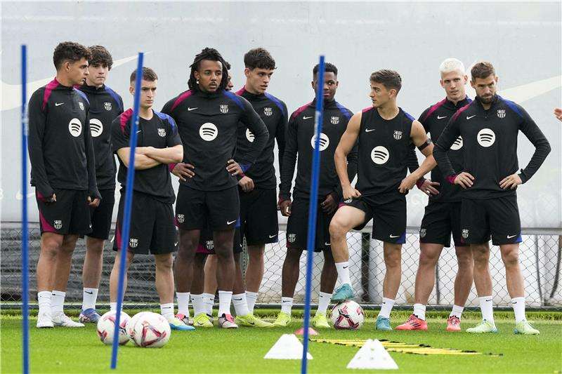 لاعبو برشلونة