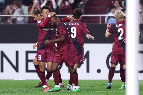 لاعبو فيسيل كوبي