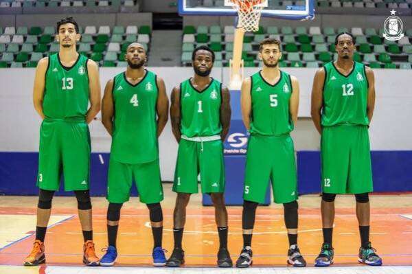 لاعبو الأهلي طرابلس