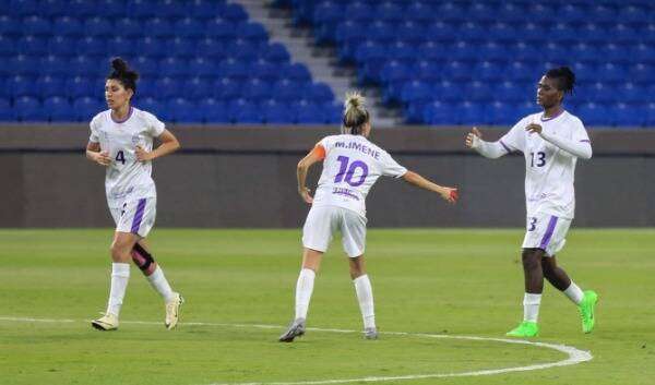 لاعبات الأمل